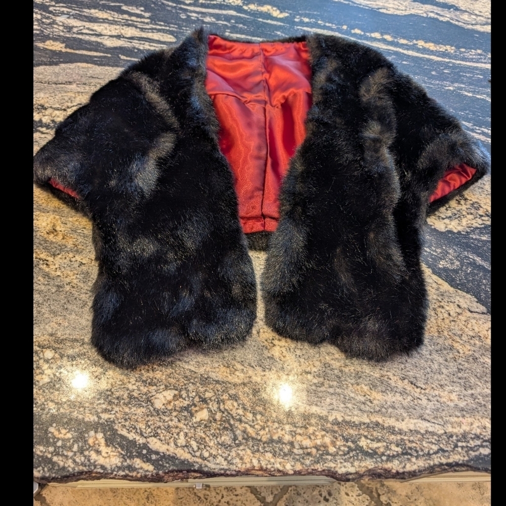 Vintage Black Fur Stole/Cape - Fur Type Unknown - Picture 2 of 12